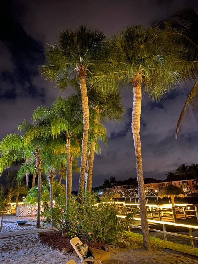 Hideaway Waterfront Resort Cabo Coral Exterior foto